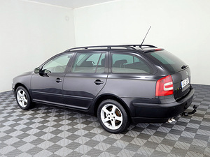 Skoda Octavia Comfortline 2.0 TDI 103kW (4 фото из 7)