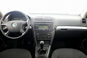 Skoda Octavia Comfortline 2.0 TDI 103kW (5 фото из 7)