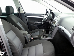 Skoda Octavia Comfortline 2.0 TDI 103kW (6 фото из 7)