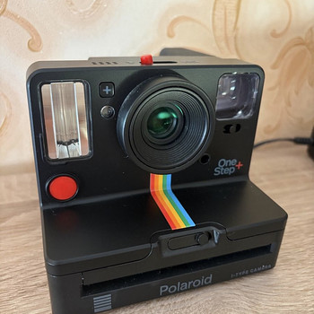Polaroid OneStep+ (i-Type) — в очень хорошем состоянии, продаётся Polaroid