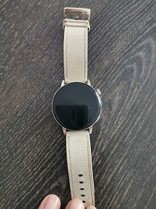 Продам часы Huawei gt3 (3 фото из 3)
