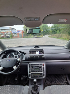 Ford Galaxy (6 фото из 10)