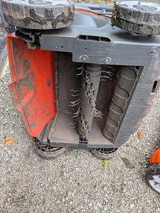 Husqvarna muruõhutaja/samblaeemaldaja akutoitel (3 foto / 3)