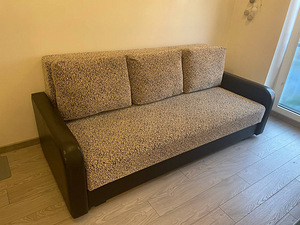 Продаётся диван (1 фото из 3)
