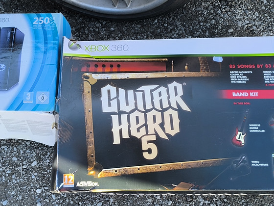 Набор Guitar Hero 5 + Xbox 360
