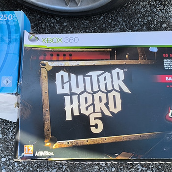 Набор Guitar Hero 5 + Xbox 360