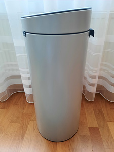 Новый мусорный бак Brabantia Touch Bin 30 л (4 фото из 6)