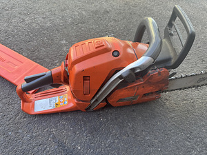 Husqvarna 555 mootorsaag (2 foto / 2)