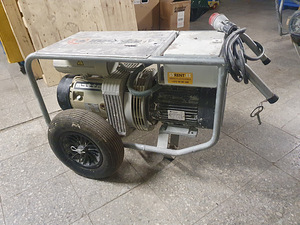 Пластинчатый воздушный компрессор 750L/min (1 фото из 4)