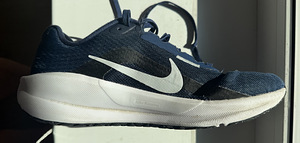 Nike кроссовки (3 фото из 5)