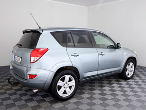 Toyota RAV4 Luxury 2.2 D-CAT 130kW (3 foto / 8)