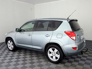 Toyota RAV4 Luxury 2.2 D-CAT 130kW (4 foto / 8)
