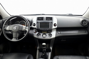Toyota RAV4 Luxury 2.2 D-CAT 130kW (5 foto / 8)