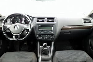 Volkswagen Jetta Comfortline Facelift 2.0 TDI 81kW (5 фото из 8)