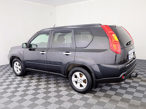 Nissan X-Trail Luxury ATM 2.5 124kW (4 фото из 9)