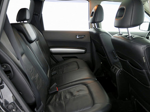 Nissan X-Trail Luxury ATM 2.5 124kW (7 фото из 9)