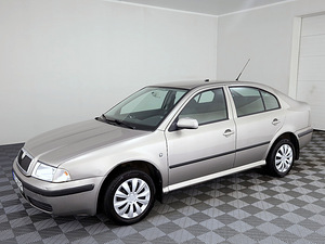 Skoda Octavia Comfortline 1.6 75kW (2 фото из 7)