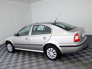 Skoda Octavia Comfortline 1.6 75kW (4 фото из 7)