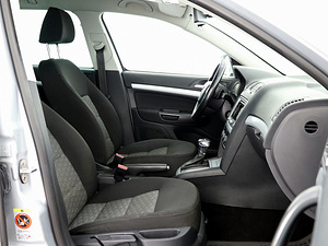 Skoda Octavia Comfortline Facelift ATM 1.8 118kW (6 фото из 7)