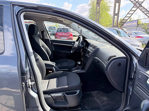 Skoda Octavia Comfortline ATM 2.0 TDI 103kW (6 фото из 7)