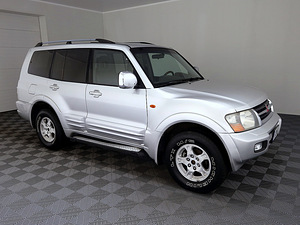 Mitsubishi Pajero Luxury ATM 3.2 Di-D 118kW (1 foto / 9)