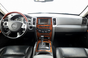 Jeep Grand Cherokee Overland Facelift ATM 3.0 CRD 160kW (5 foto / 9)