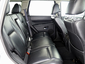 Jeep Grand Cherokee Overland Facelift ATM 3.0 CRD 160kW (7 foto / 9)