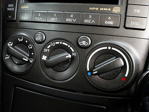 Toyota Avensis Linea Sol Facelift 2.0 D-4D 93kW (8 foto / 8)