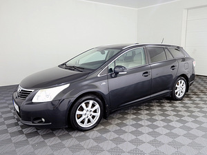 Toyota Avensis Luxury 2.2 D-CAT 130kW (2 foto / 7)