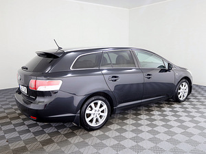 Toyota Avensis Luxury 2.2 D-CAT 130kW (3 foto / 7)