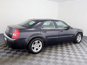 Chrysler 300 C SRT Design 3.0 CRD 155kW (3 foto / 9)