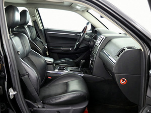 Chrysler 300 C SRT Design 3.0 CRD 155kW (6 foto / 9)
