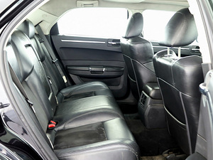 Chrysler 300 C SRT Design 3.0 CRD 155kW (7 foto / 9)