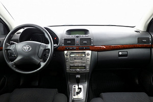 Toyota Avensis Linea Sol ATM 2.0 108kW (5 foto / 7)