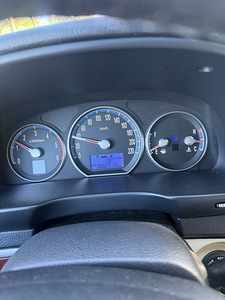 M: Hyundai Santa Fe (4 foto / 8)