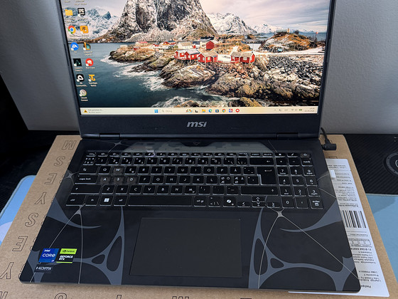 Новый ноутбук MSI // RTX 5060 // i7-13260h // 16GB DDR5