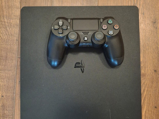 PS4 Slim 400 GB – mängukonsool
