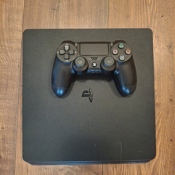 PS4 Slim 400 GB – mängukonsool