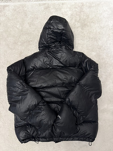 Чёрная пуховая куртка Stüssy (2 фото из 8)