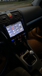 Volkswagen Golf V United (12 фото из 13)