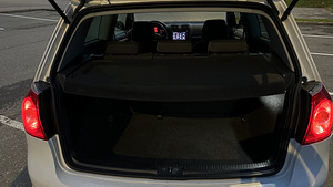 Volkswagen Golf V United (13 фото из 13)