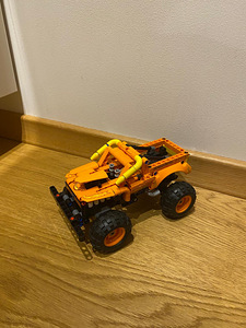 Lego Technic 42135 (2 foto / 3)