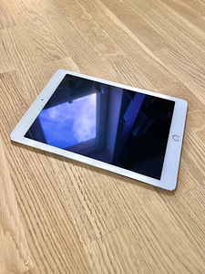 Apple iPad Air 2 / 16 GB / Wi-Fi + Cellular / 2014 (2 foto / 2)