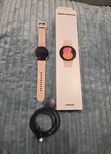 Samsung Galaxy Watch5 40 мм LTE (1 фото из 3)