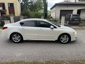 Peugeot 508 (2 фото из 12)