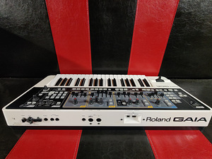 Roland SH-01 GAIA (4 фото из 5)