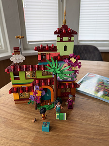 43202 LEGO Disney Princess Madrigali maja (1 foto / 1)