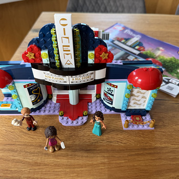 LEGO Friends Heartlake City kino 41448