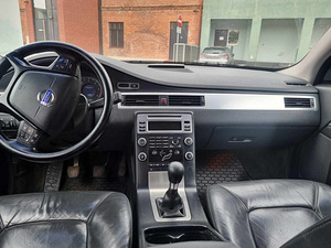 VOLVO V70 (7 фото из 8)