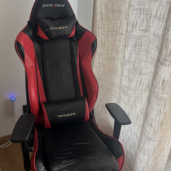 Игровое кресло DXRacer